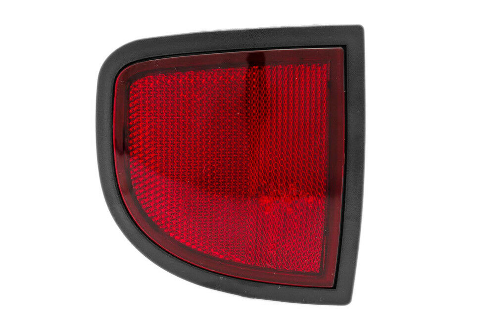 RHD LHD Rear Right Rear Reflector x1 Fits Mitsubishi L 200 / Triton 01. ...